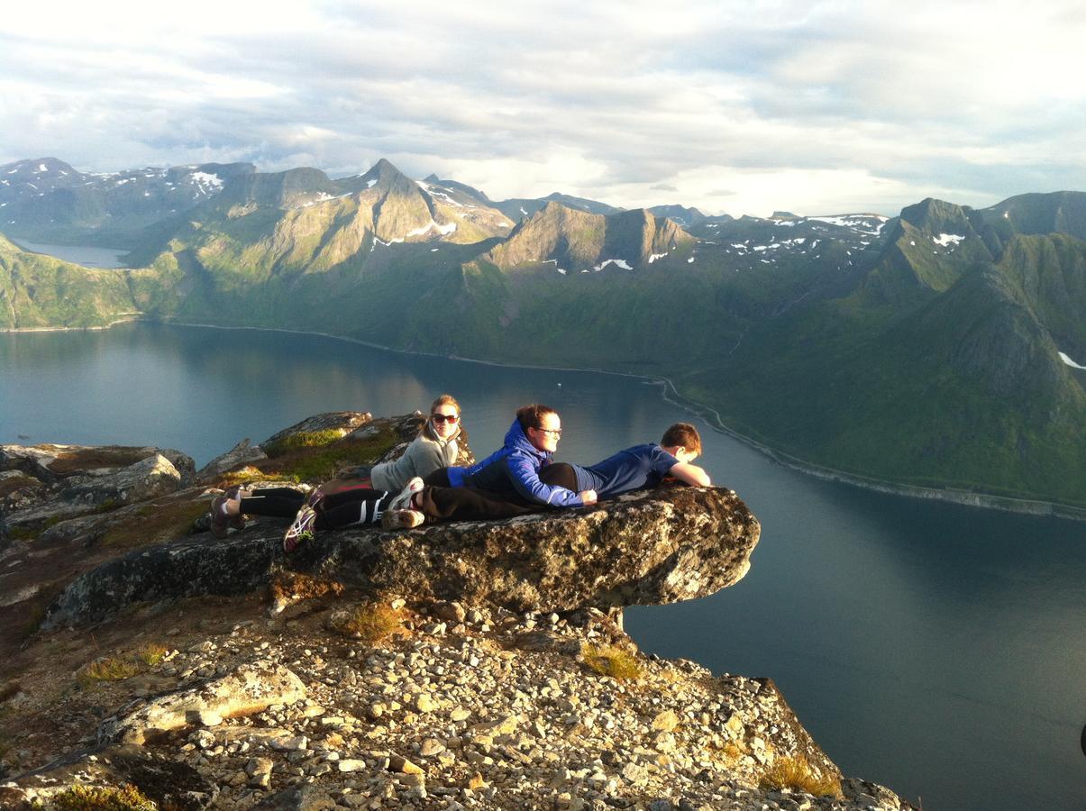 Visit Leif At Senja Appartement Gibostad Buitenkant foto